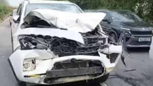 MP JP Road Accident में क्षतिग्रस्त उनकी गाड़ी।