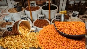 Mandi wholesale prices बुआई कम होने से उड़द व तुवर के भाव में आया उछाल, दाल-दलहनों की थोक कीमतें
