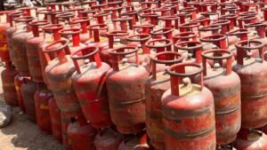 LPG Cylinder Chhoot : केंद्र सरकार ने ग्रामीण क्षेत्रों के गैस सिलेंडर उपभोक्ताओं को दी राहत
