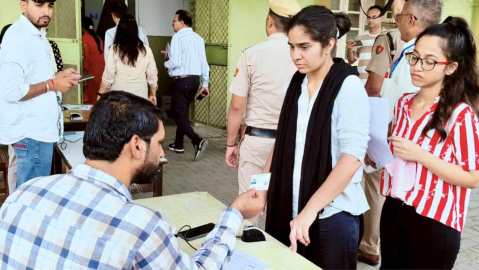 HTET exam to be held in two shifts today 34 Roadways buses 