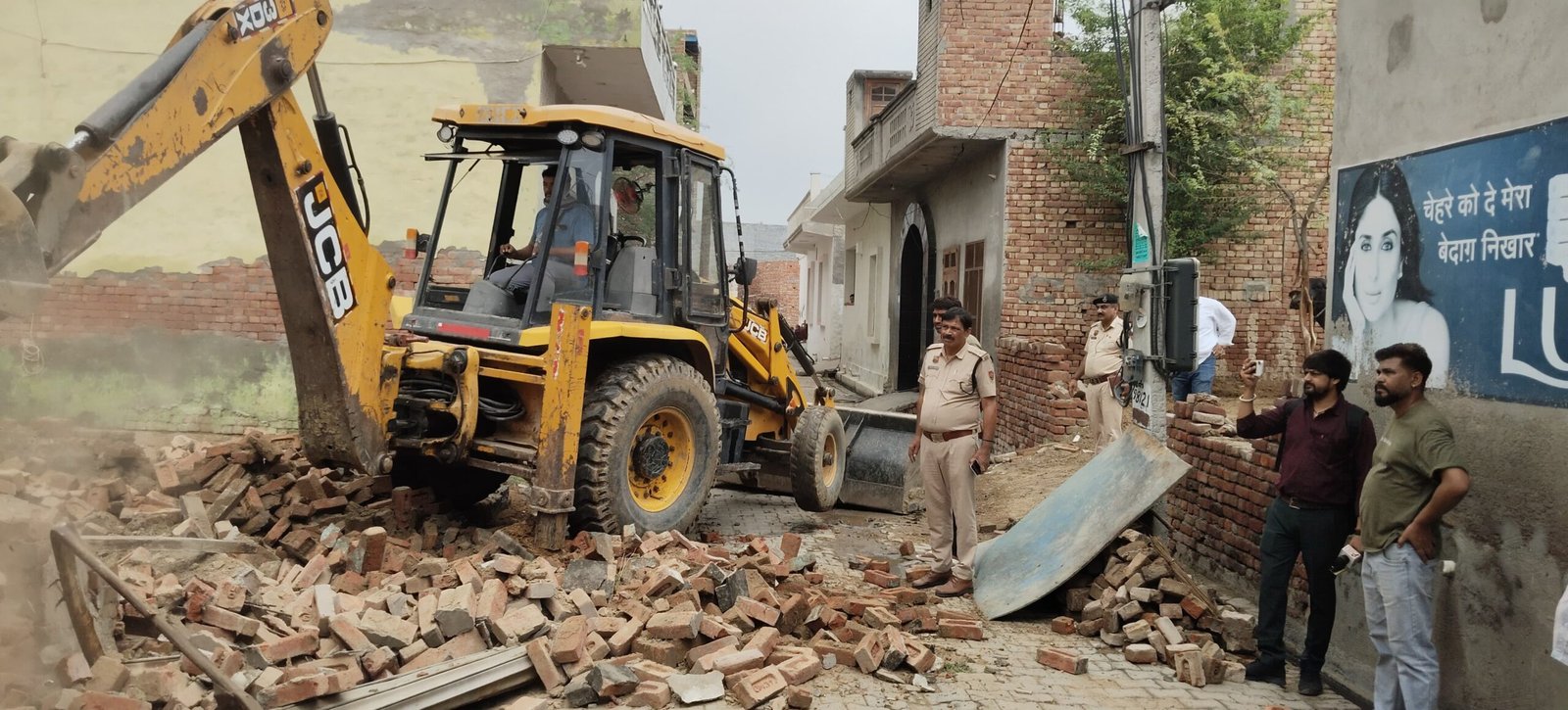 Jind Crime News विदेश में बैठे गैंगस्टर की जींद की अवैध संपत्ति पर चला बुलडोजर